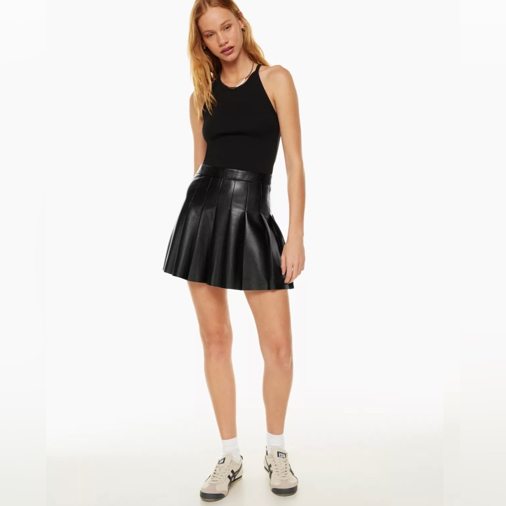 Aritzia pleated leather mini skirt 0
